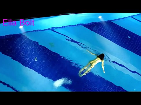 ❤️ Ma nistax nieqaf nara, blonda żagħżugħa maqbuda tgħum nuda fil-pool tar-resort ELLA BOLT ❌ Video anali lilna mt.japangaysex.ru ️❤