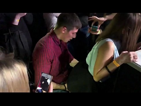 ❤️ Sess reali f'nightclub Russu. Tfajla Russa ta’ 18-il sena fl-anus u l-vaġina fucked f’nightclub ❌ Video anali lilna mt.japangaysex.ru ️❤